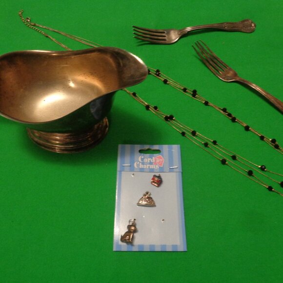 ANTIQUE SILVERPLATE CREAMER & 2 EARLY PLATED ORNATE FORKS NECKLACE CHARM… - Picture 3 of 12